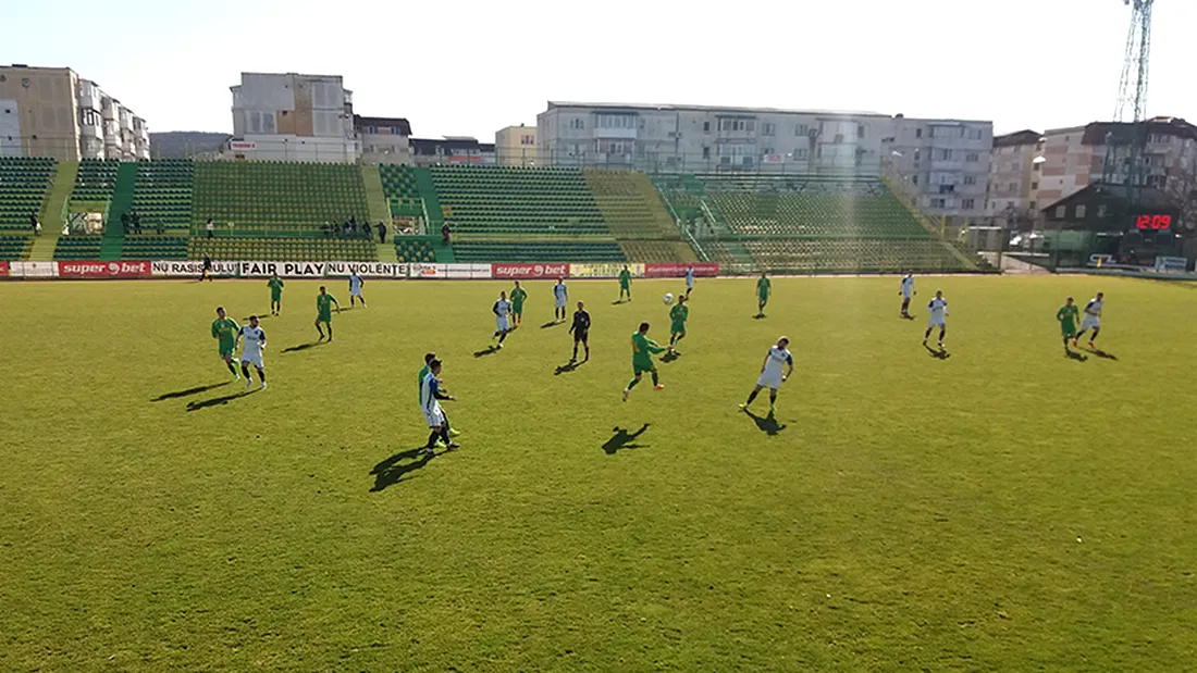 CS Mioveni i-a umilit echipa lui Bobi Verdeș!** Meciului s-a transformat într-un joc de curtea școlii. Doar în ultimele nouă minute s-au dau cinci goluri