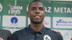 EXCLUSIV | Dumitru Cardoso, omul din Liga 1 care aduce aminte de Romario, a fost convins să vină în România în urma unor tatonări intrate "în prelungiri". Cine a intervenit în discuții și a avut un rol esențial