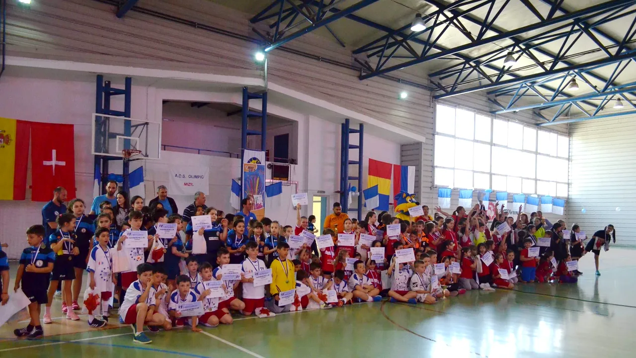 FOTO | 250 de copii au participat la un festival de babyhandbal și minihandbal la Mizil 