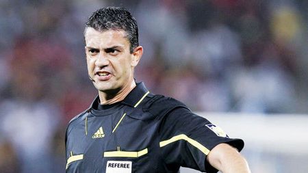 Kassai, băiatul nostru!** Brigada de arbitri de la meciul cu Uruguay a pus în umbră spectacolul din teren