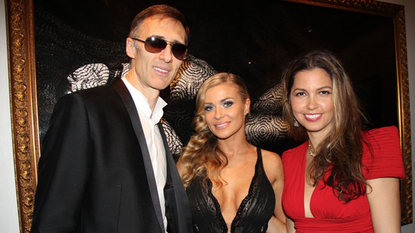 Carmen Electra se reapucă de cântat