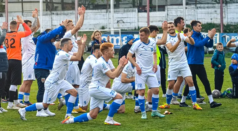 La Huși cresc bani în copaci? Fotbaliștii Hușanei aveau restanțe și de anii trecuți, dar după calificarea în play-off-ul Ligii 3 s-au găsit, surprinzător, fonduri pentru stingerea datoriilor