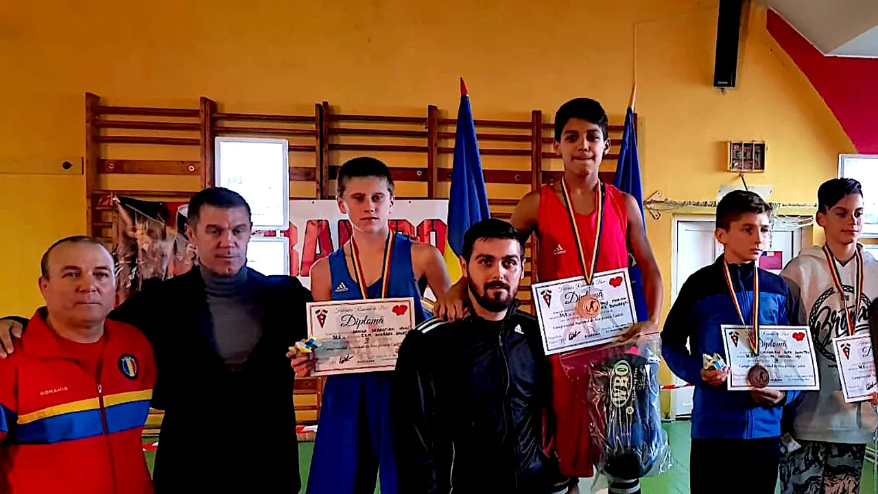 Gest de mare campion. Mihai Leu le-a făcut cadou mănuși personalizate medaliaților cu aur de la Naționalele de box pentru cadeți