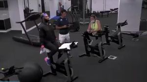 Serena Williams, surprinsă în ipostaze inedite! Ce făcea cu câteva minute înainte de startul meciului cu Simona Halep | VIDEO