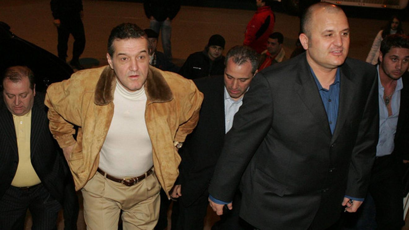 "Steaua și Dinamo au ajuns de râsul curcilor!** Bine le face Paszkany că îi fură pe toți"