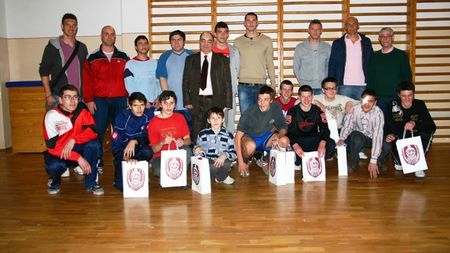 La inițiativa ProSport de Transilvania**, jucătorii de la CFR au fost în vizită la copiii nevăzători