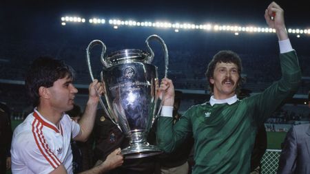 FCSB, mesaj cu ocazia împlinirii a 35 de ani de la finala de la Sevilla. „Le mulțumim acelor mari fotbaliști!” N-a uitat de Helmut Duckadam