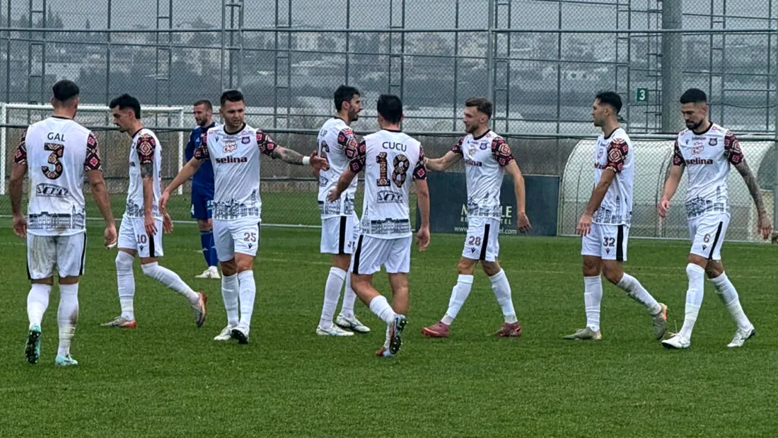 FC Bihor, comunicat fără sens legat de obținerea licenței pentru SuperLiga. Pare că a vrut să nege problemele legate de dosar care i-ar anula eventuala promovare sportivă