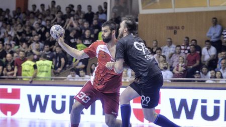 VIDEO | Gafă impardonabilă a oficialilor FRH la meciul doi al finalei dintre Dinamo București și CSM București! Campioana a folosit un om în plus pe teren la ultimele două atacuri