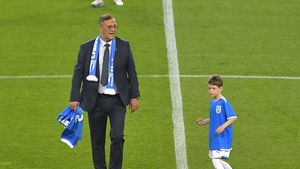 Circulă un zvon prin Bănie: Rodion Cămătaru, împăcare istorică cu Adrian Mititelu și revenire ca președinte la FC U Craiova! Finanțatorul alb-albaștrilor a mai încerca să îl aducă în club acum un an | EXCLUSIV