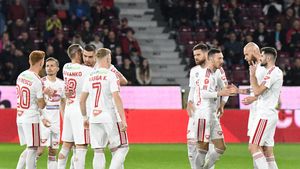 Echipa din play-off-ul Superligii care face primele două transferuri pentru noul sezon! Loviturile date în secret: Mircea Rednic își pierde fotbalistul!