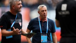 Pe cine a amendat Mircea Rednic înainte de UTA – U Cluj și ce mesaj îi transmite preferatului său: „Gata cu roșiile!"