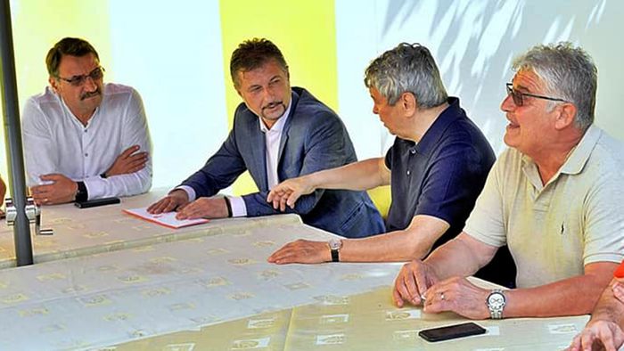 Primarul Hunedoarei susține că noul stadion ”Michael Klein” va fi inaugurat mai repede decât spunea președintele Corvinului! Echipa își știe deja locația unde va juca acasă pe durata construcției noii arene
