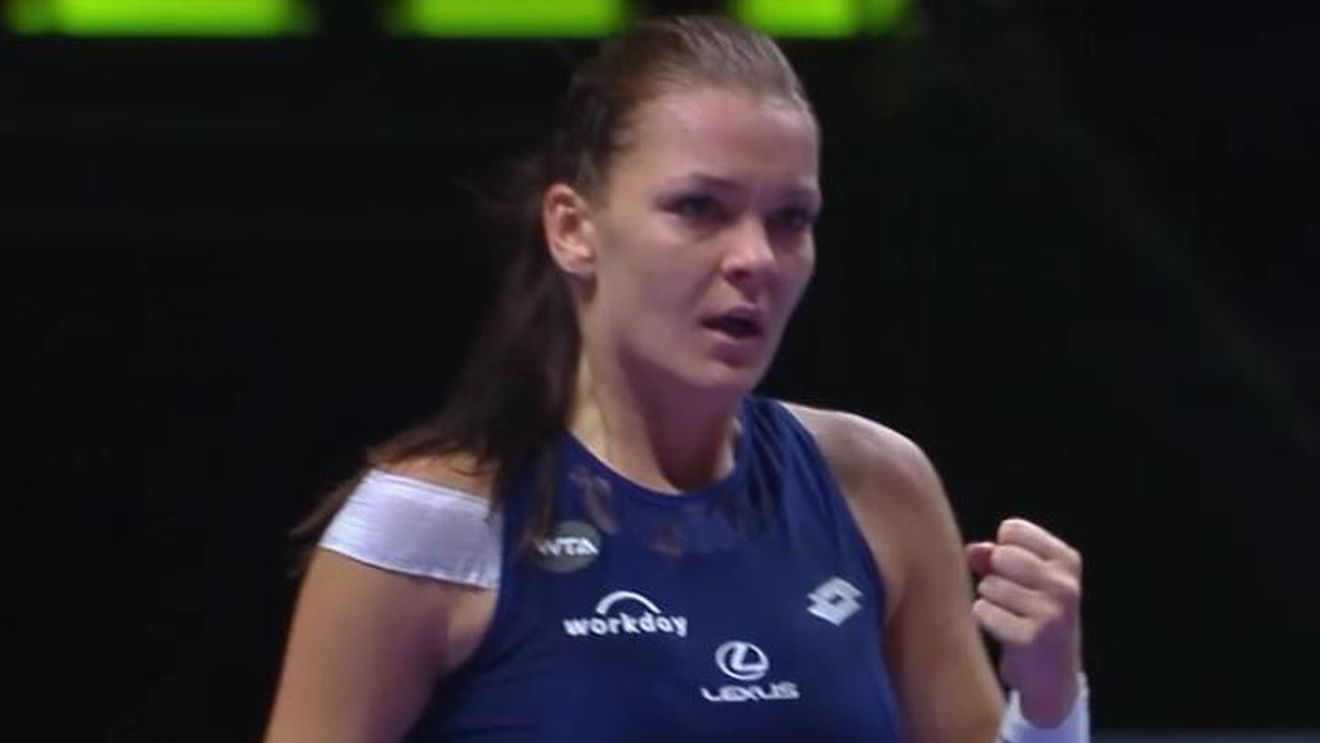VIDEO | Încă o victorie pentru Radwanska! Rezultatele votului pentru "lovitura anului": poloneza câștigă și când dă cu dreapta. Locul ocupat de Simona Halep