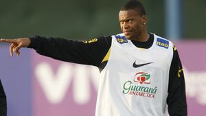 Au bani de vedete!** Malaga, echipa care îl vrea pe Mutu, aproape de a-l lua pe Julio Baptista