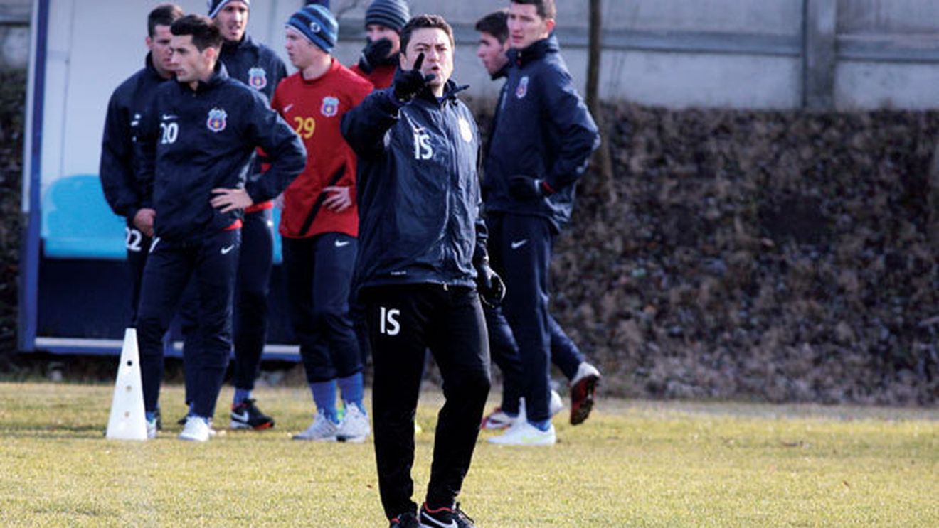 PLANUL lui Ilie Stan: "Muncă, muncă și iar muncă!"** 5 noutăți și 3 absenți la Steaua! Ce s-a întâmplat la reunire