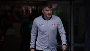 Adi Mihalcea e misterios înainte de meciul de Cupă, cu Petrolul: „Sunt problemele noastre interne, avem nevoie de liniște”