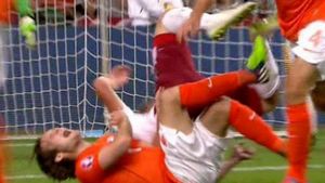 Blind, accidentare gravă la naționala Olandei. United are 10 jucători indisponibili pentru derby-ul cu Arsenal