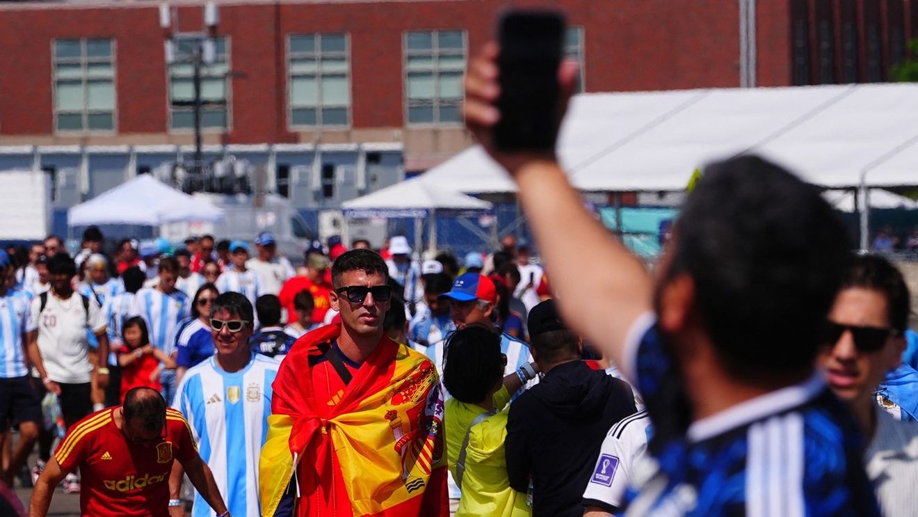Haos la intrarea în stadion pentru finala Spania – Argentina: „Cozi de kilometri, altercații și dezorganizare!”