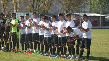 Meci de suflet în Liga a IV-a: Carmen - Academia Rapid. "Nea Tinel părăsea împreună cu Bazil Marian, în 1947, vicecampioana Carmen, forțat de desființarea abuzivă a echipei de către vechiul regim, și ajungea astfel în Giulești"