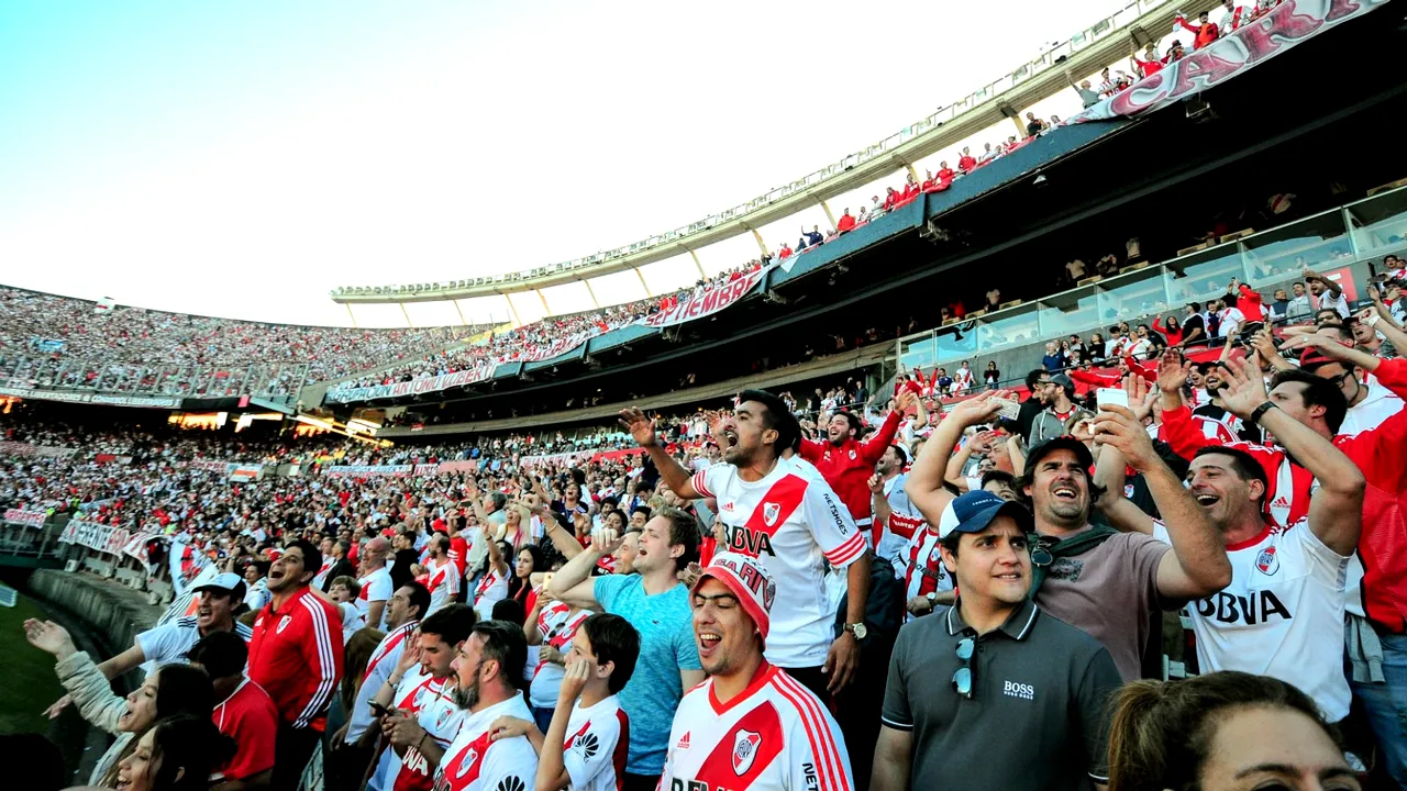 Isterie generală în Argentina! Fanii lui River au făcut show total după triumful din Copa Libertadores. VIDEO 