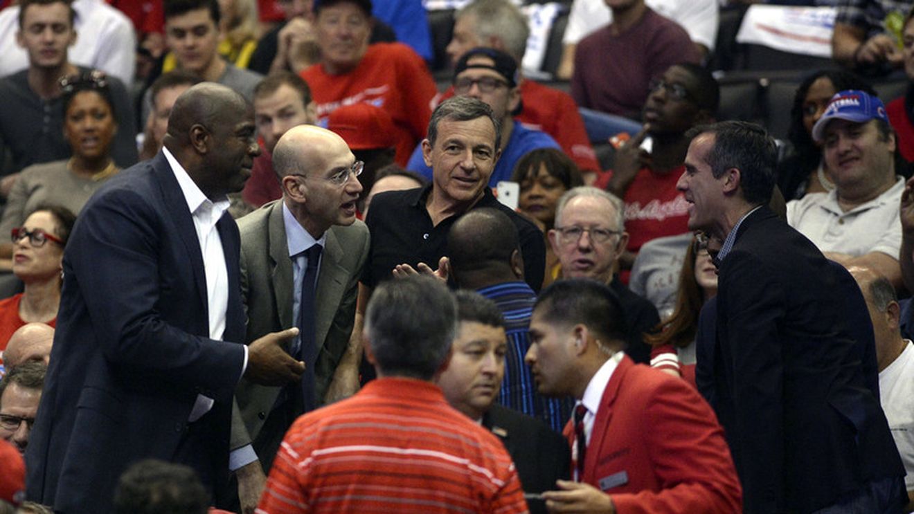 Donald Sterling îl atacă pe Magic Johnson. Scandalul în care a intervenit și președintele Obama continuă