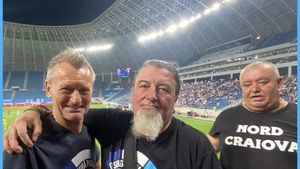 Dat afară de Mihai Rotaru, Gică Craioveanu şi-a găsit loc în galeria Universităţii Craiova: „Am un respect deosebit pentru Peluza Nord"