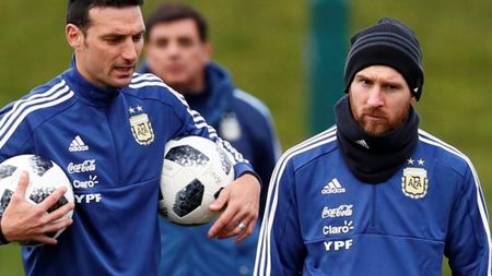 Selecționerul Argentinei a fost dus de urgență la spital, după ce a fost lovit de o mașină. În ce stare se află