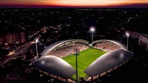 Probleme la Arad, înainte de disputarea Supercupei României: a ars gazonul de pe arena „Francisc Neuman”! Firma responsabilă lucrează la remediere, însă anunță: „Nu există posibilitatea să-l schimbăm!”
