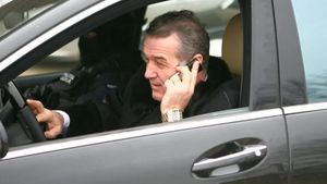 Gigi Becali a dat în trafic peste fostul jucător de la FCSB! Cum a decurs întâlnirea surprinzătoare de la semafor. EXCLUSIV
