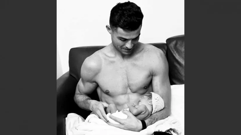 Cristiano Ronaldo împărtășește prima imagine cu fiica sa care a supraviețuit nașterii. Imaginea a strâns peste 7 milioane de aprecieri în 2 ore