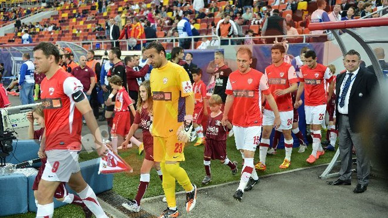 A marcat, a ridicat Cupa și spune ADIO!** "Este o despărțire fericită! Merg într-un loc unde este mai bine din toate punctele de vedere"