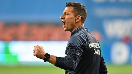 Costel Gâlcă se gândește deja la transferurile pe care Mihai Rotaru trebuie să le facă pentru titlu, după Universitatea Craiova - U Cluj! Când începe remanierea lotului oltenilor
