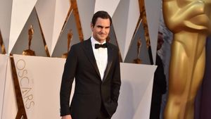 OSCAR 2016 | Roger Federer a băut tequila pe covorul roșu și a sărbătorit alături de Di Caprio. Ce a făcut în timpul galei cel mai bun „actor" din fotbalul românesc