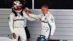 "Așadar, în ce ordine vom termina cursa?" Hamilton a câștigat Marele Premiu al Rusiei, cu ordine de echipă, iar intrigile au venit în dialogul dintre piloți și boxele lor. Cât s-a mărit avansul campionul mondial în duelul direct cu Vettel