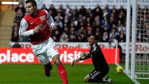 Wenger face orice să-l păstreze pe Van Persie!** Ofertă fabuloasă pentru "mașina de goluri"