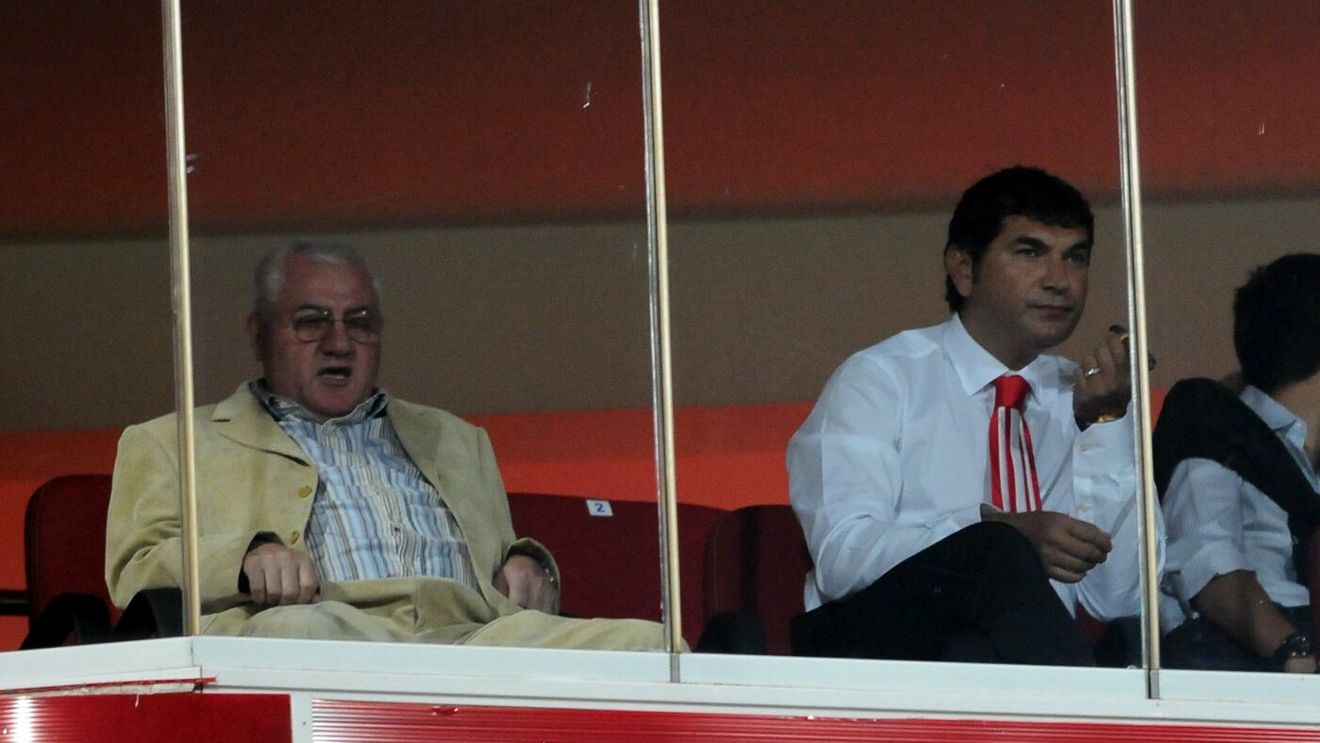 „Ori vrei 15.000 de euro în mână, ori pleci”. Momentul când Borcea și milionarii din fotbalul românesc l-au forțat pe Mitică Dragomir cu un salariu rușinos pentru România