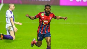 Dinu Gheorghe, reacție sinceră după ce Rapid l-a transferat pe Funsho Bamgboye: „E greu să vii să scoți un titular!” | VIDEO EXCLUSIV ProSport Live