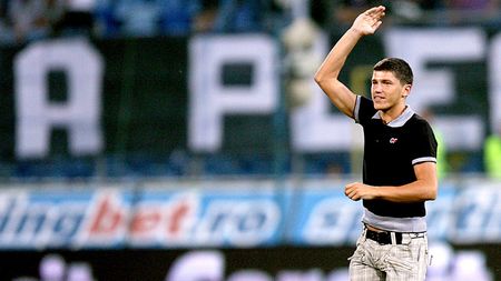 Tănase, prins din nou în ofsaid!** UITE ce brunetă a agățat la petrecerea de după victoria cu Dinamo