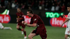 Bud:** "Vin pe jos la națională"