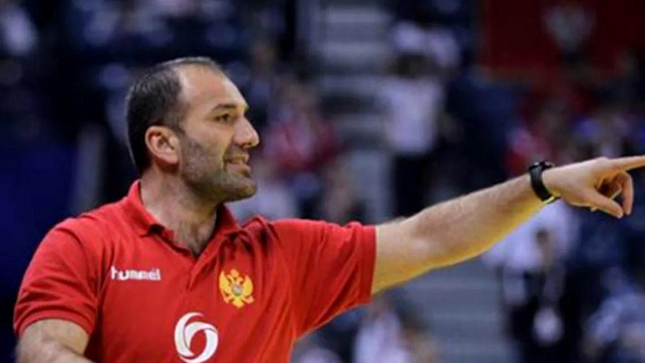 Dragan Adzic a revenit asupra demisiei și rămâne selecționerul naționalei Muntenegru. Cinci jucătoare cu mare experiență, în frunte cu Bulatovic, nu au fost convocate la prima acțiune după Rio