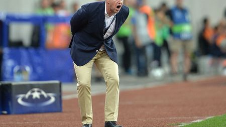 Reghe a pierdut și pe Etihad: "Nu am avut parte de un rezultat pozitiv, lucru care nu mă bucură deloc". Dorința antrenorului: "O grupă din care să ne calificăm în primăvara europeană"