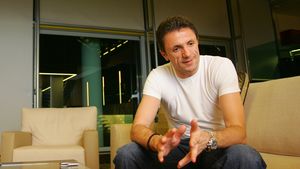 Popescu: "Nu contează dacă Răzvan poate sau nu să ducă naționala la Euro 2012! Trebuie să facă acest lucru"