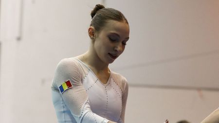 Ana Bărbosu a primit o bursă de la americani și profită din plin. Colega ei de cameră e încântată de româncă