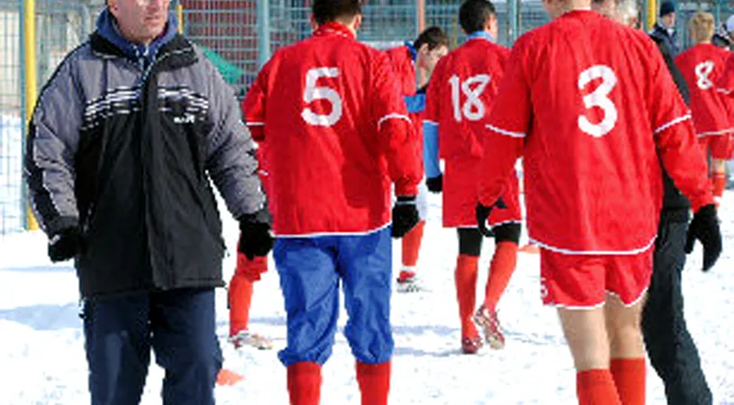 Învinși** la scor de tenis