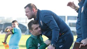 Îl mai recunoști? Apariție spectaculoasă în Antalya! Fosta mare speranță a lui Dinamo a ajuns unul dintre cei mai căutați oameni în Superliga. Cum a reacționat Marius Niculae atunci când l-a văzut. FOTO EXCLUSIV