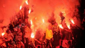 Suporterii Stelei s-au infiltrat în galeria lui Fener! **"VINDE, PLEACĂ‚!"