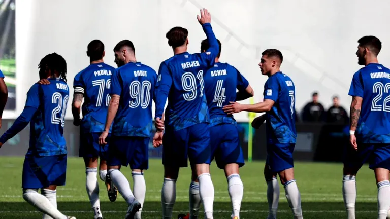 FCU Craiova a anunțat trei veniri într-o zi! A readus un tânăr format la propria academie, a revenit ”omul bun la toate” și a fost achiziționat un mijlocaș din Liga 3