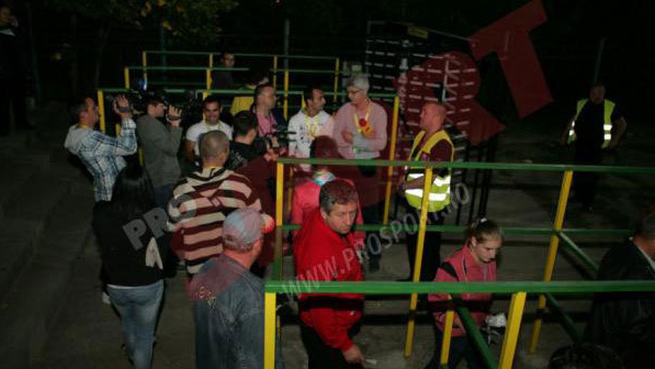 Panică la Vaslui!** Un incendiu a izbucnit în incinta stadionului după încheierea meciului de aseară!