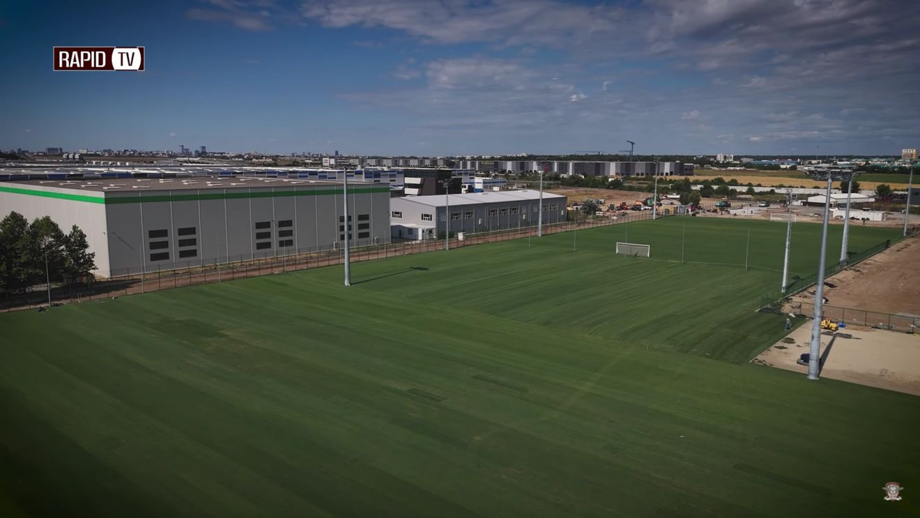 Cum arată terenurile lui Dan Şucu de la Ştefăneşti. Gazonul hibrid a fost montat